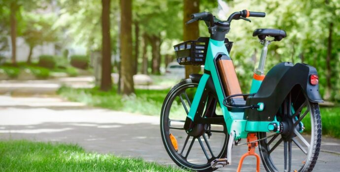 bike,share,rent,in,city,street.,bicycle,sharing,service.,electric bike,share,rent,in,city,street.,bicycle,sharing,service.,electric